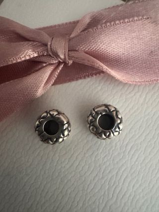 Pandora Clips con Tachuelas Plata