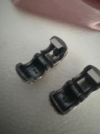 Pandora Clips con Tachuelas Plata