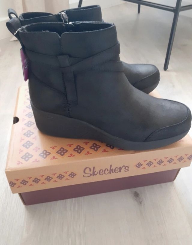 Botas Skechers Negras Nuevas 
