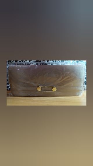 Bolso de mano dorado