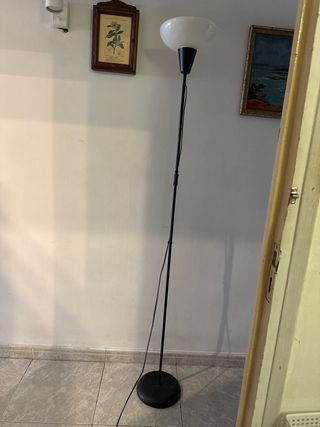 Lámpara de pie grande