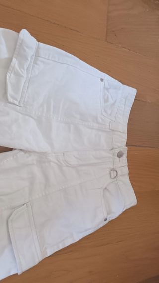 Pantalones cargo blancos