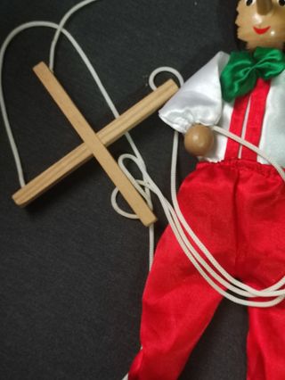 Marioneta Pinocho madera hilo antiguo