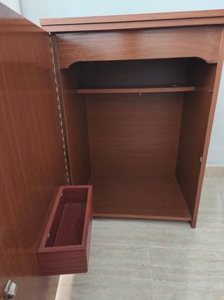 Mueble para máquina de coser de madera