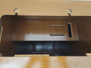 Mueble para máquina de coser de madera