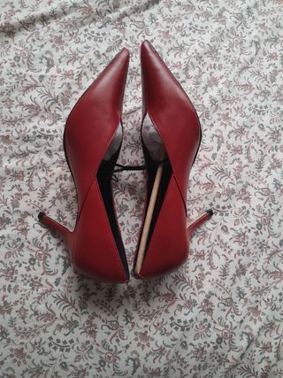 Zapatos de tacón Zara rojos talla 37