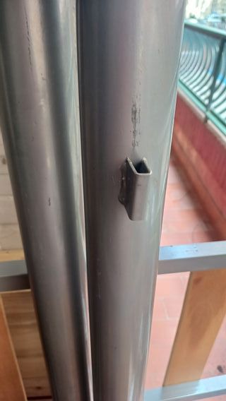 (Urge sacar de casa) Litera metálica gris y blanca