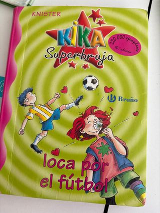 Kika Superbruja, loca por el fútbol (Kika super...