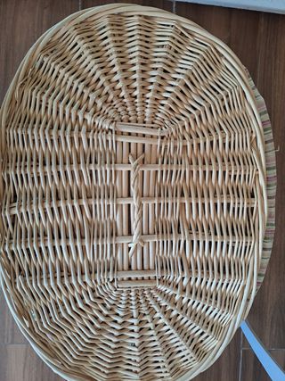 Cesta de mimbre con forro de tela