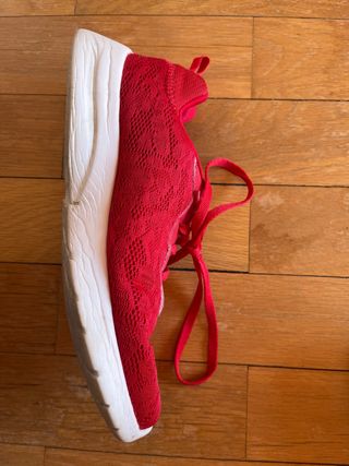 Zapatillas Skechers Memory Foam Rojas
