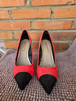 Zapatos de salón coral y negro Blanco talla 41