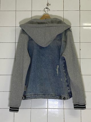 Cazadora vaquera Zara T.XL con capucha