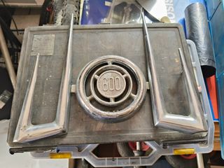 Emblema Seat 600