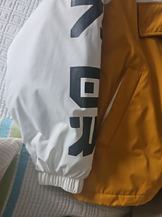 Anorak Zara Hombre Blanco y Amarillo