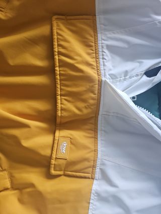 Anorak Zara Hombre Blanco y Amarillo