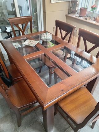 Conjunto de 2 mesas de madera y cristal con 6 sill