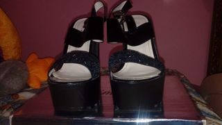 Zapatos de tacón negros con brillo