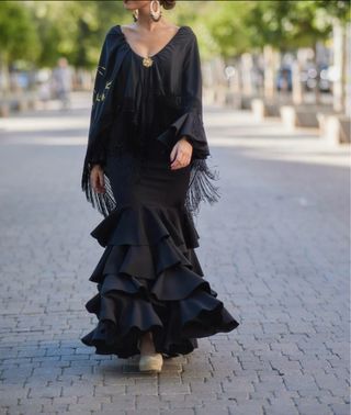 Traje Flamenca Negro Volantes