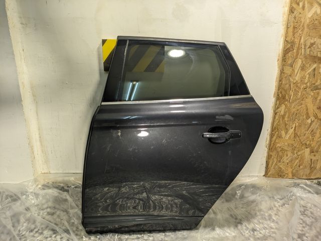 Puerta trasera izq Volvo XC60