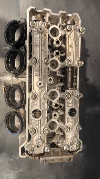 Cabeça do motor Suzuki GSXR 1000 L0