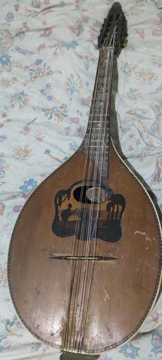 Mandolina antigua de finales de 1900