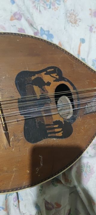 Mandolina antigua de finales de 1900