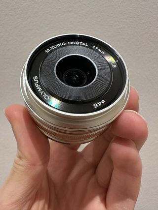 Olympus M.Zuiko Digital 17mm f/1.8