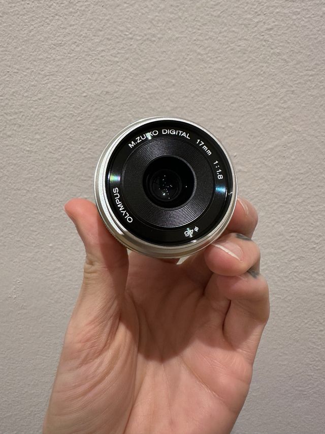 Olympus M.Zuiko Digital 17mm f/1.8