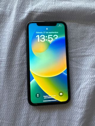 iPhone 11 64GB Negro - 2 años de uso con cargador