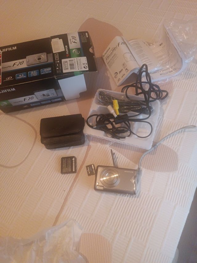 Cámara Digital Fujifilm FinePix F20