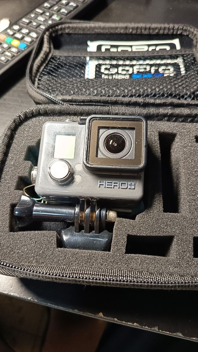 GoPro HERO+ con custodia