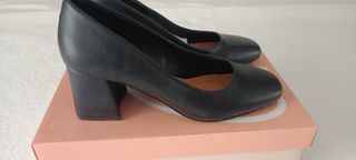 Zapatos de tacón negros Sin estrenar.