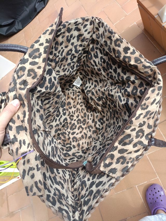 Bolsa de mimbre con leopardo para ir a la playa