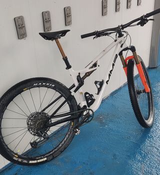 Bicicleta de montaña MMR KENTA TALLA M (18") 