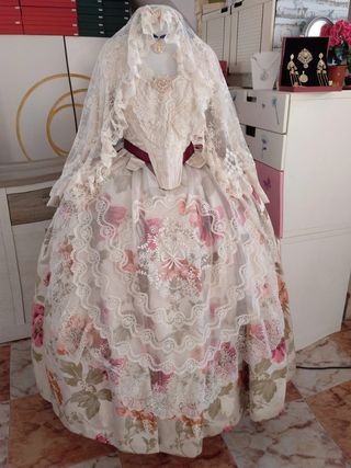 Traje Fallera y Aderezo a Estrenar