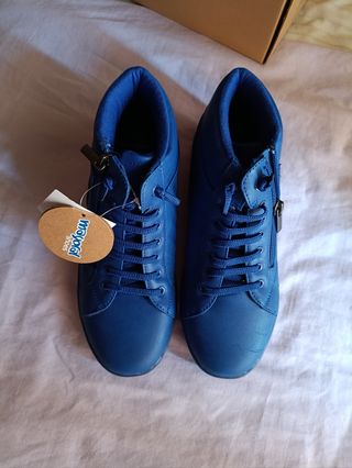 Botines deportivos Mayoral azul sin usar