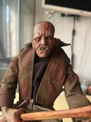 Figura Jason Voorhees Mezco 1/6