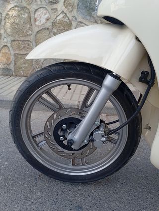 Peugeot Tweet 125cc Scooter