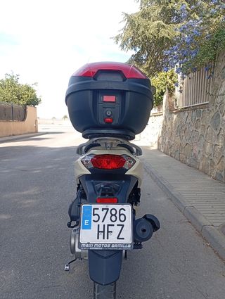 Peugeot Tweet 125cc Scooter