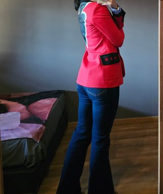Blazer UDOIT entallada con detalles