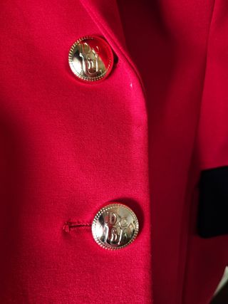 Blazer UDOIT entallada con detalles