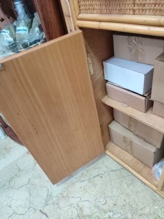 Mueble de mimbre y madera muy resistente