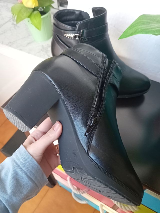 Botines negros hebilla Talla 38