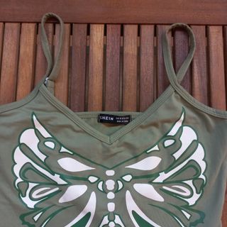 Top chica verde mariposa