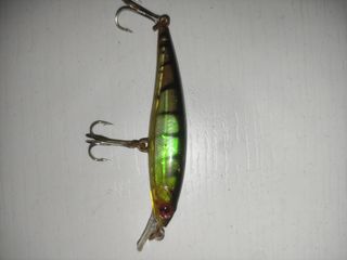 Lote 5 señuelos pesca variados