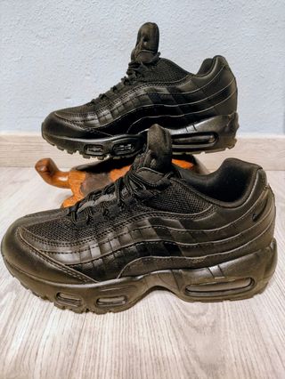 Nike 95 negras,están usadas,pero estan nuevas