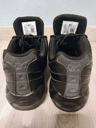 Nike 95 negras,están usadas,pero estan nuevas