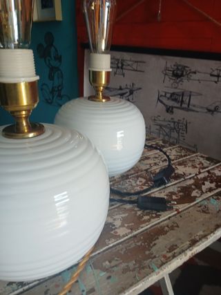 Pareja de antiguas lámparas de mesa.