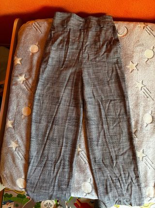 Pantalón Zara cuadros gris