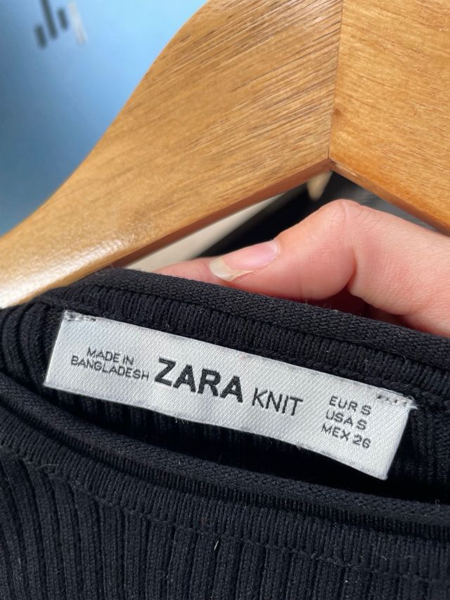 Jersey Zara negro con lazos en puños